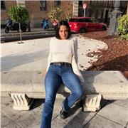 Profesora imparte clases a niños de todas las edades con conocimientos avanzados en matemáticas, física, lengua, ingles y química